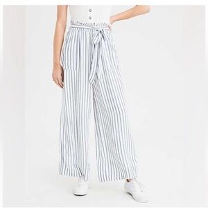 American Eagle Striped Wide leg pants trousers pockets white women size Medium